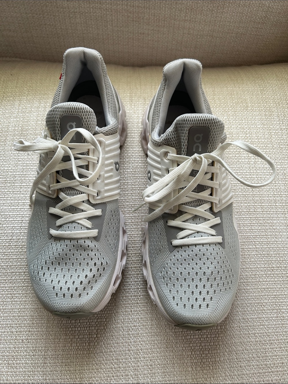 On Running Light Grey Cloudswift Lace-Up Running Shoes
